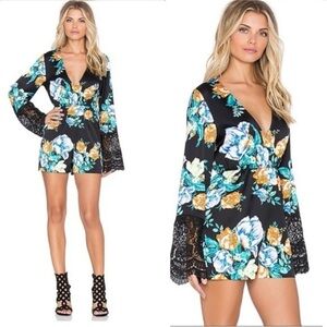 Minkpink Simply Bloom Lace Sleeve Romper Black size S